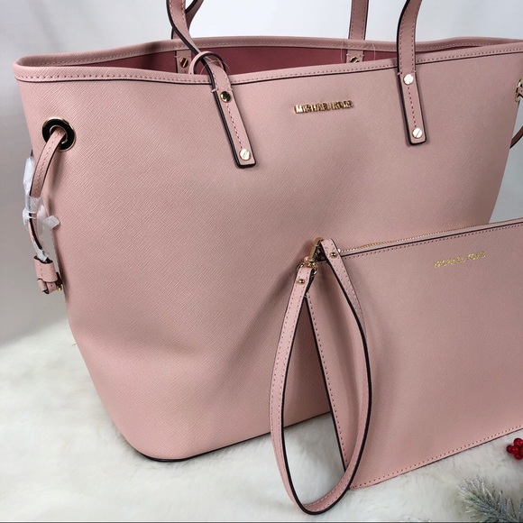 Michael Kors Jet Set travel Large tote wristlet. - Picture 2 of 6